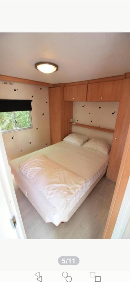 Stacaravan Op 5 Sterren Vakantiepark De Kuilart Friesland Aan Het Meer Met Zwembad 5P 237 考德姆 外观 照片