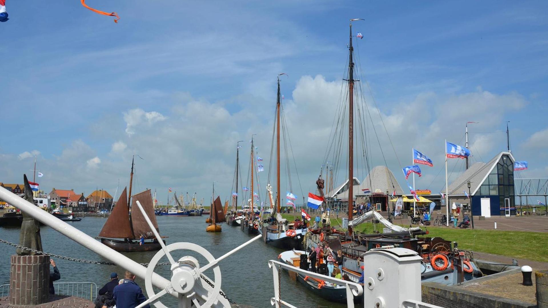 Stacaravan Op 5 Sterren Vakantiepark De Kuilart Friesland Aan Het Meer Met Zwembad 5P 237 考德姆 外观 照片